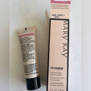 Mary Kay Timewise Luminous-Wear Liquid Foundation in Bronze 8 Color